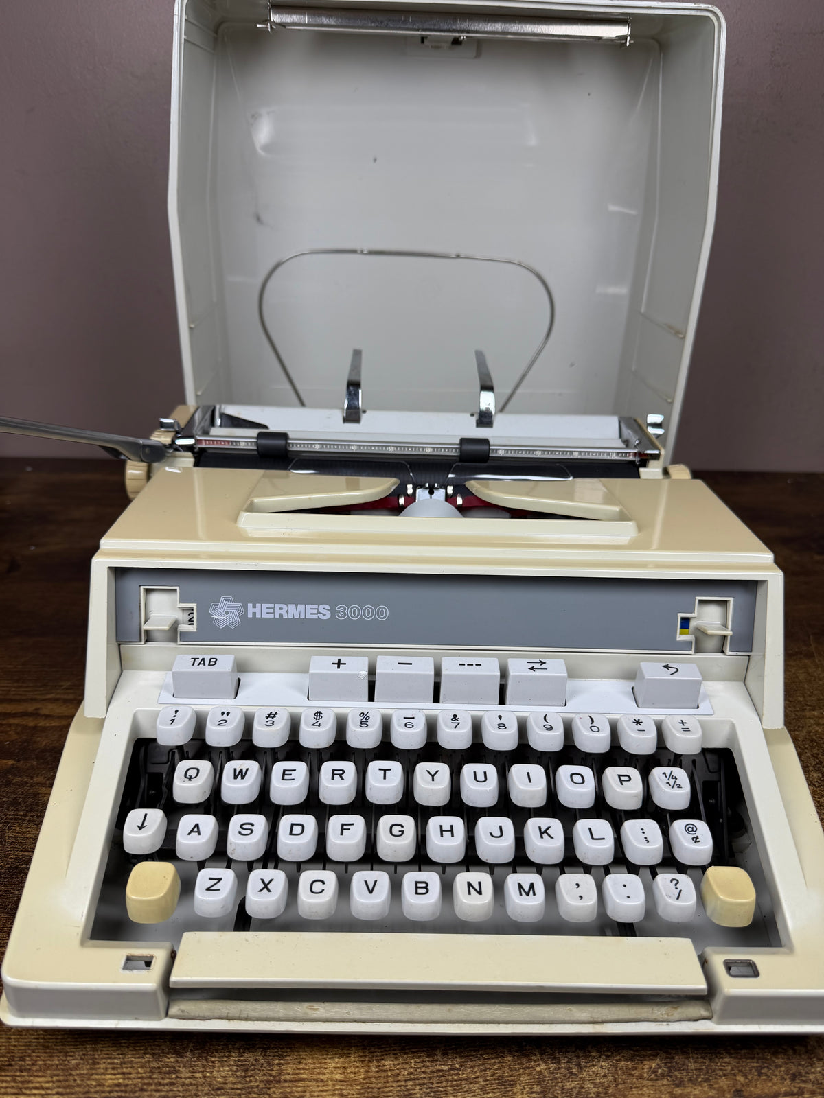 Nice! Serviced 1979 Hermes 3000 3rd Gen Boxy Vintage Portable Typewriter (Elite)