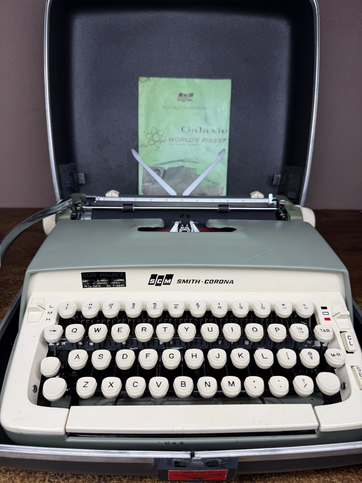 Near Mint! Serviced 1964 Smith-Corona Galaxie Seafoam Green Vintage Portable Typewriter (Elite)