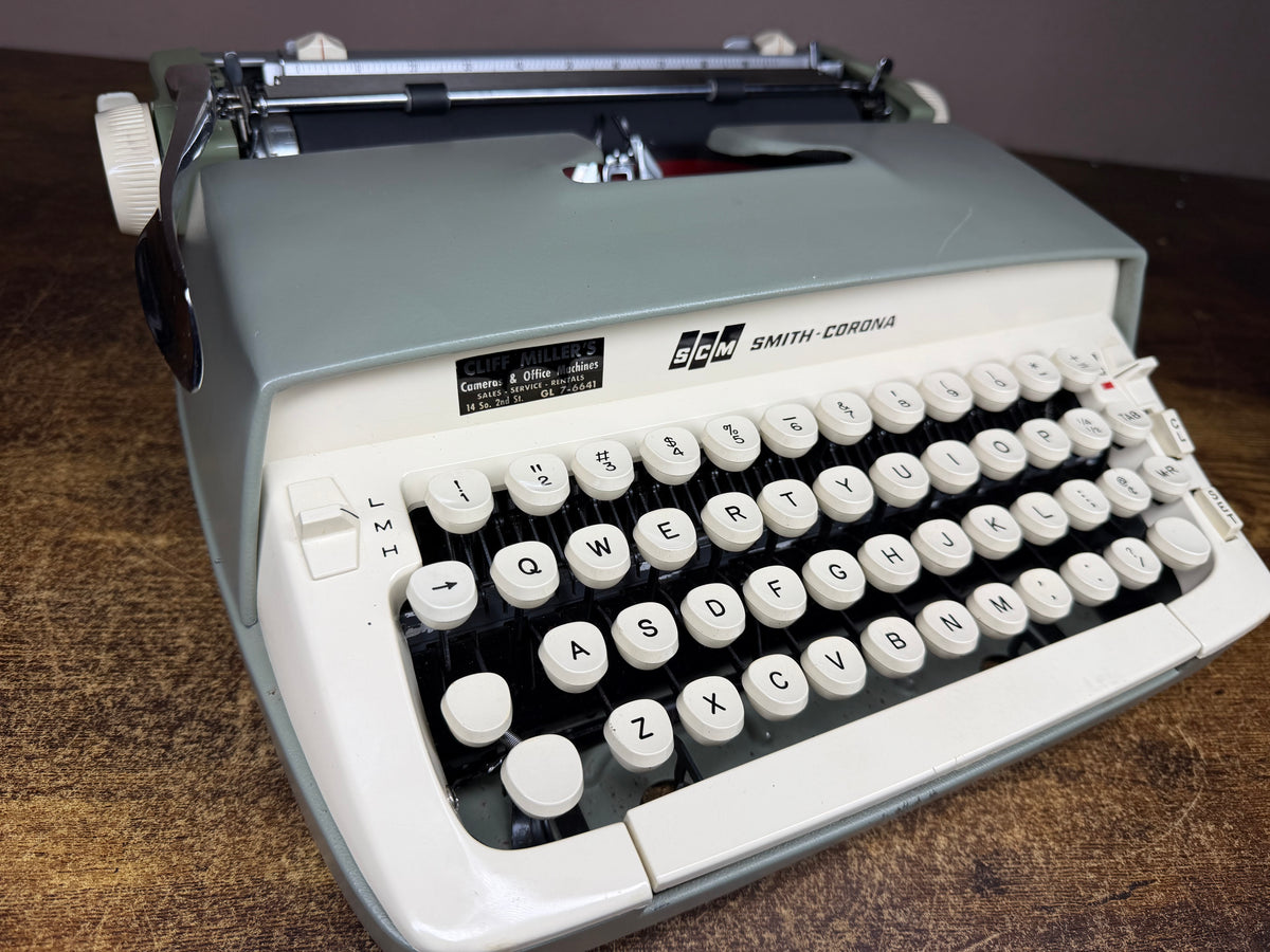 Near Mint! Serviced 1964 Smith-Corona Galaxie Seafoam Green Vintage Portable Typewriter (Elite)
