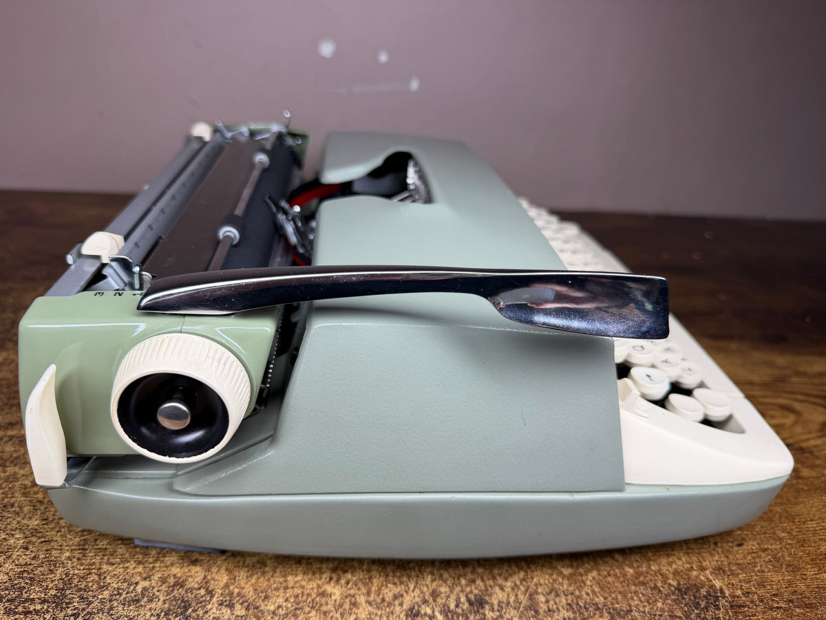 Near Mint! Serviced 1964 Smith-Corona Galaxie Seafoam Green Vintage Portable Typewriter (Elite)
