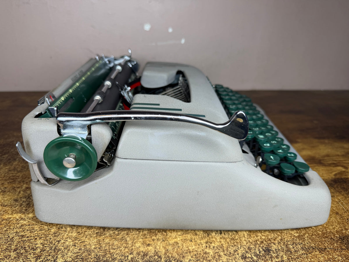 Excellent! Serviced 1954 Smith-Corona Silent-Super Vintage Portable Typewriter