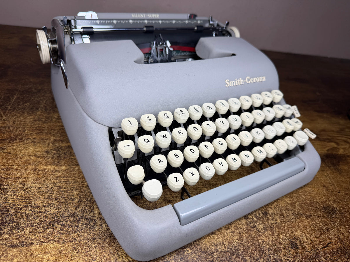 Excellent! Serviced 1960 Smith-Corona Silent-Super Vintage Portable Typewriter