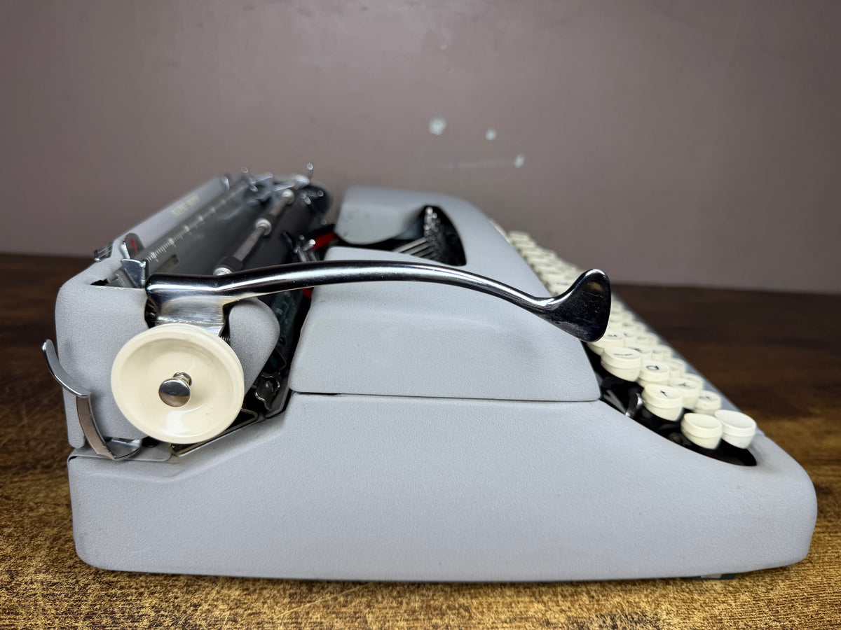 Excellent! Serviced 1960 Smith-Corona Silent-Super Vintage Portable Typewriter