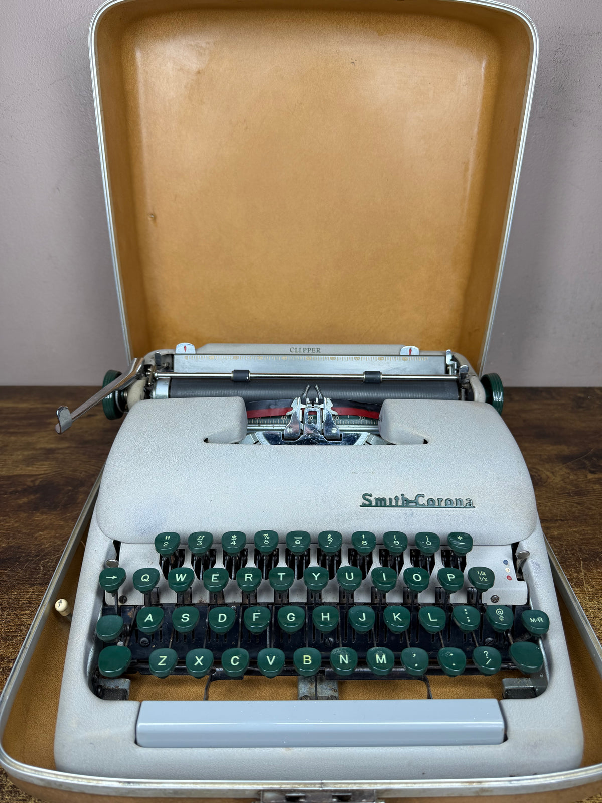 Nice! Serviced 1957 Smith-Corona Clipper Vintage Portable Typewriter Elite