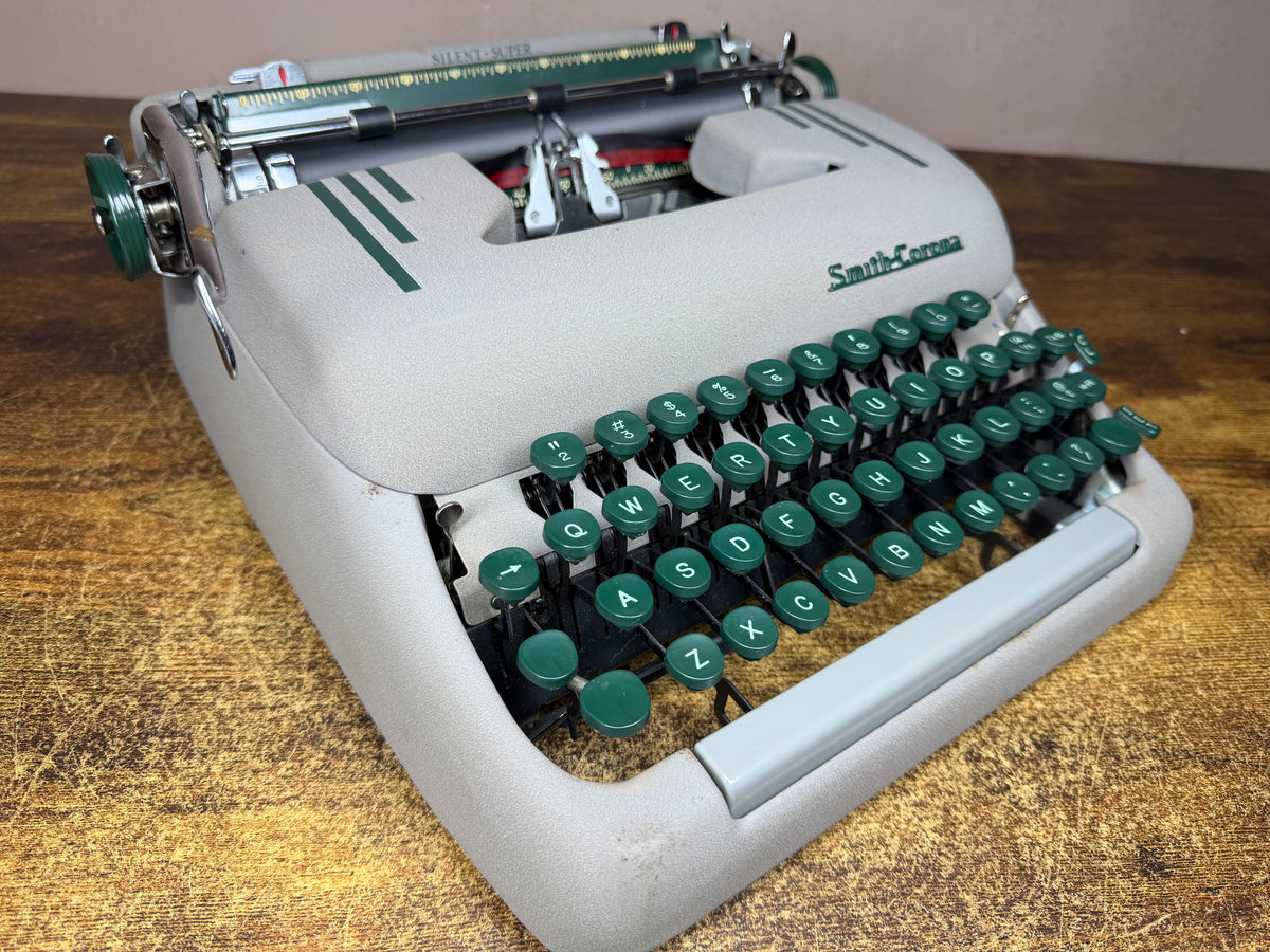 Excellent! Serviced 1955 Smith-Corona Silent-Super Vintage Portable Typewriter Elite