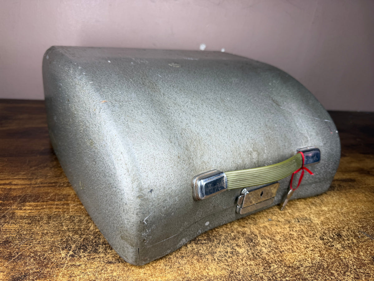 Serviced 1958 Olympia SM3 Double Gothic Pica No.32 Green Portable Typewriter New Platen