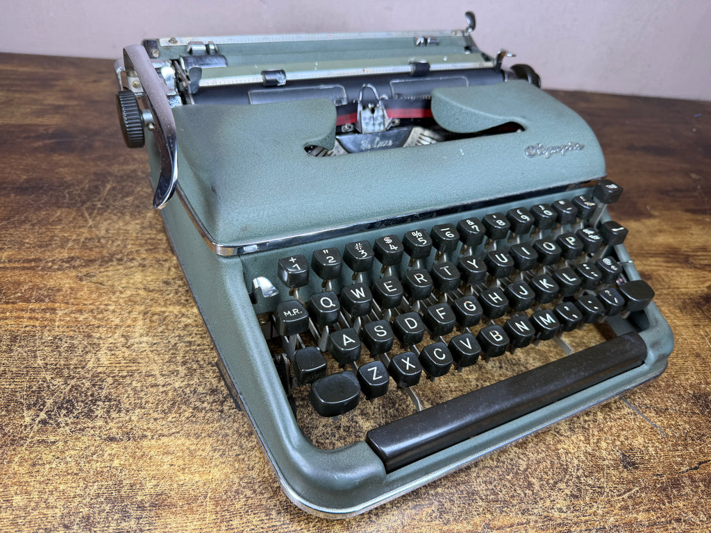 Serviced 1958 Olympia SM3 Double Gothic Pica No.32 Green Portable Typewriter New Platen
