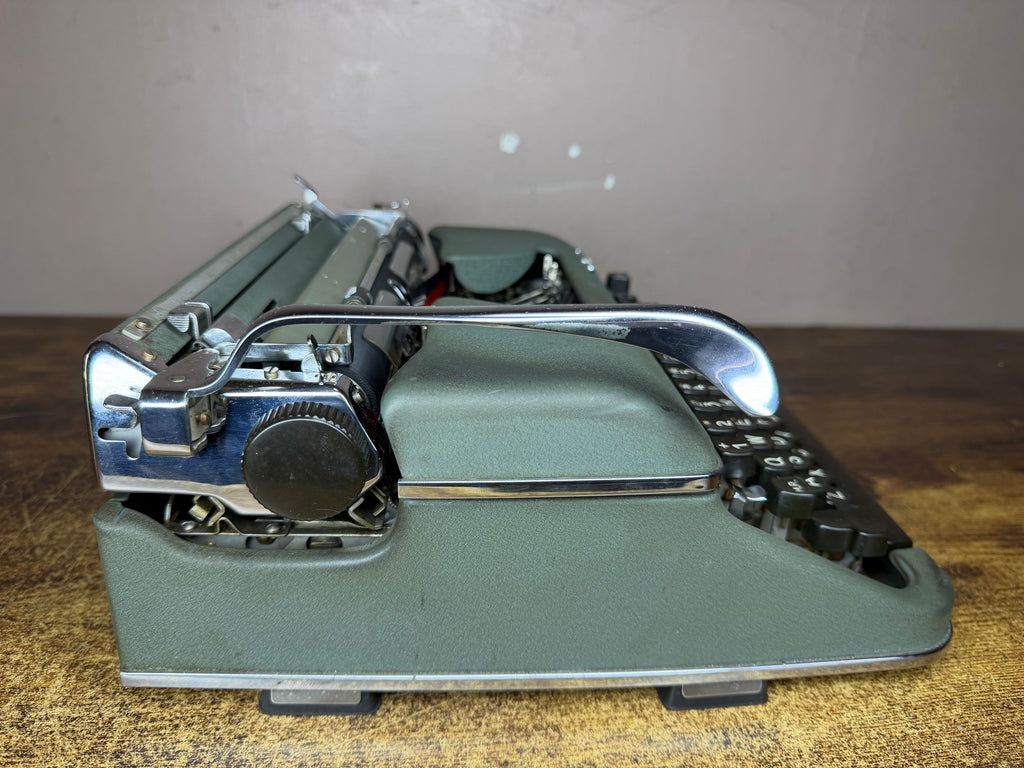 Serviced 1958 Olympia SM3 Double Gothic Pica No.32 Green Portable Typewriter New Platen