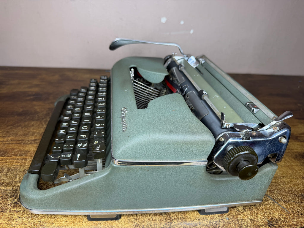 Serviced 1958 Olympia SM3 Double Gothic Pica No.32 Green Portable Typewriter New Platen