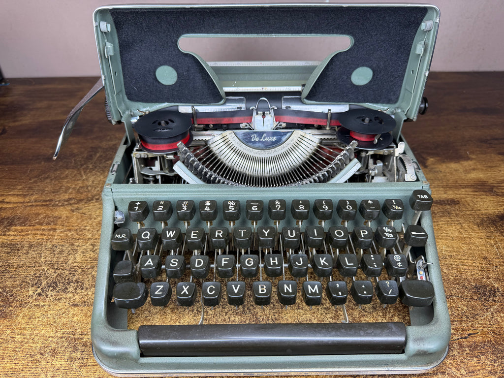 Serviced 1958 Olympia SM3 Double Gothic Pica No.32 Green Portable Typewriter New Platen