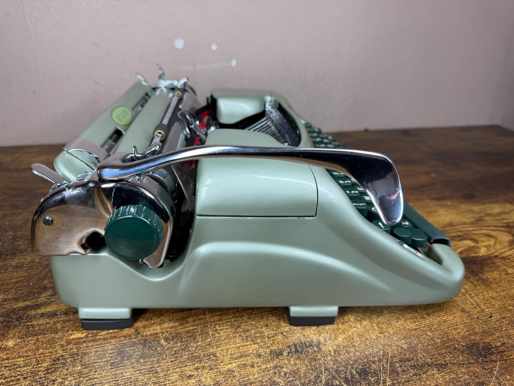 Excellent! Serviced 1958 Voss ST24 Typewriter w Italic Typeface & New Platen