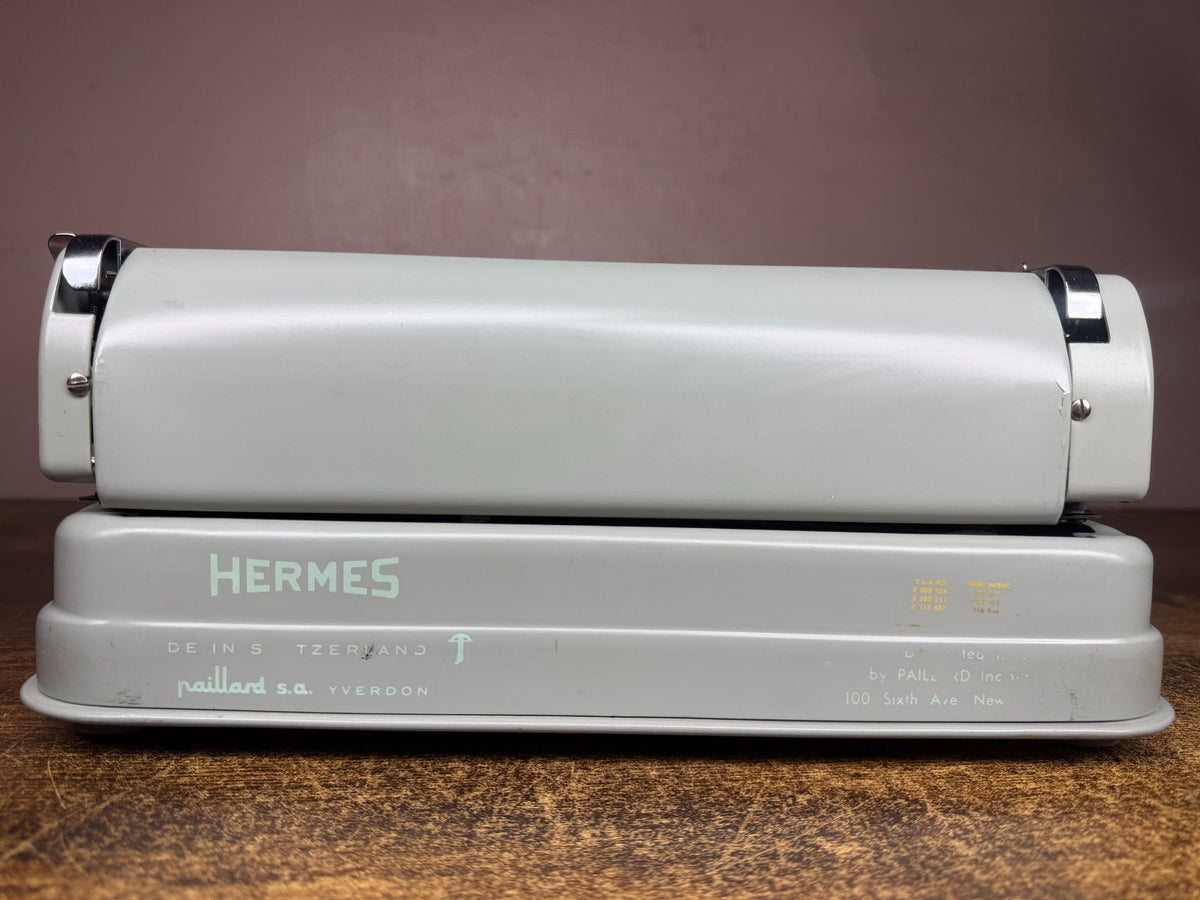 Excellent! Serviced Cursive/Script 1962 Hermes Media 3 Vintage Typewriter