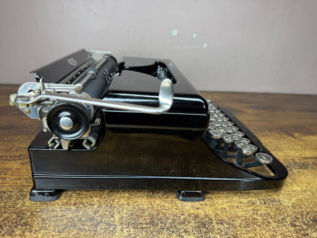 Beautiful! Serviced 1936 Royal O Model Glossy Black Vintage Portable Typewriter