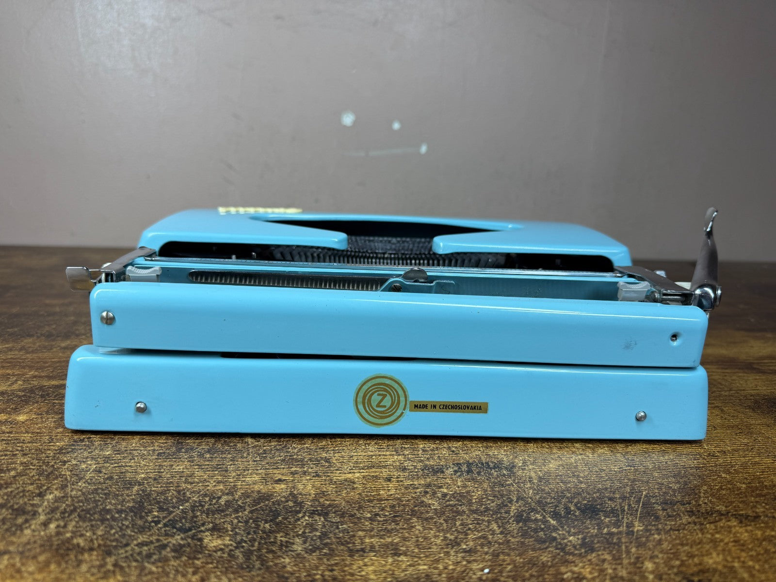 Excellent! Serviced 1969 Consul 232 Vintage Ultra-Portable Blue Typewriter