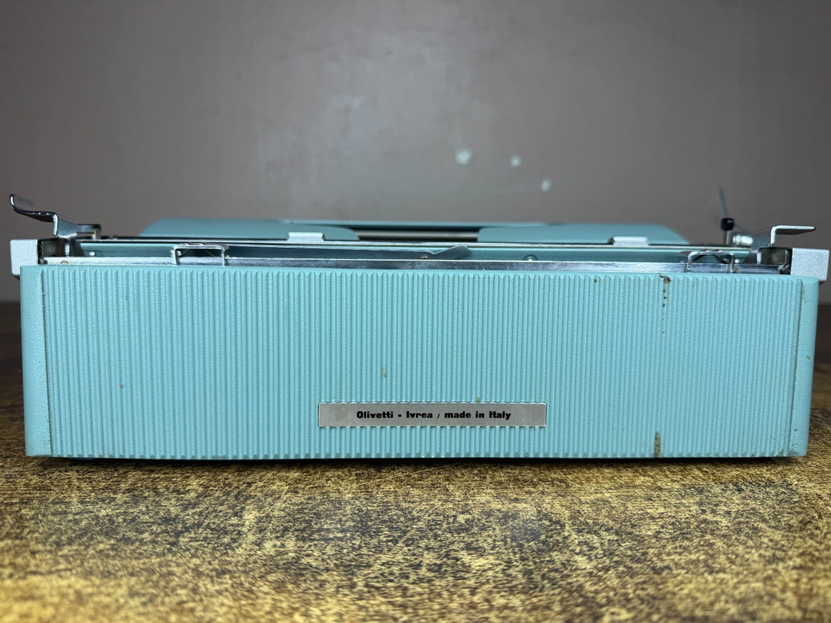 Serviced 1967 Olivetti Lettera 32 Vintage Ultra-Portable Typewriter
