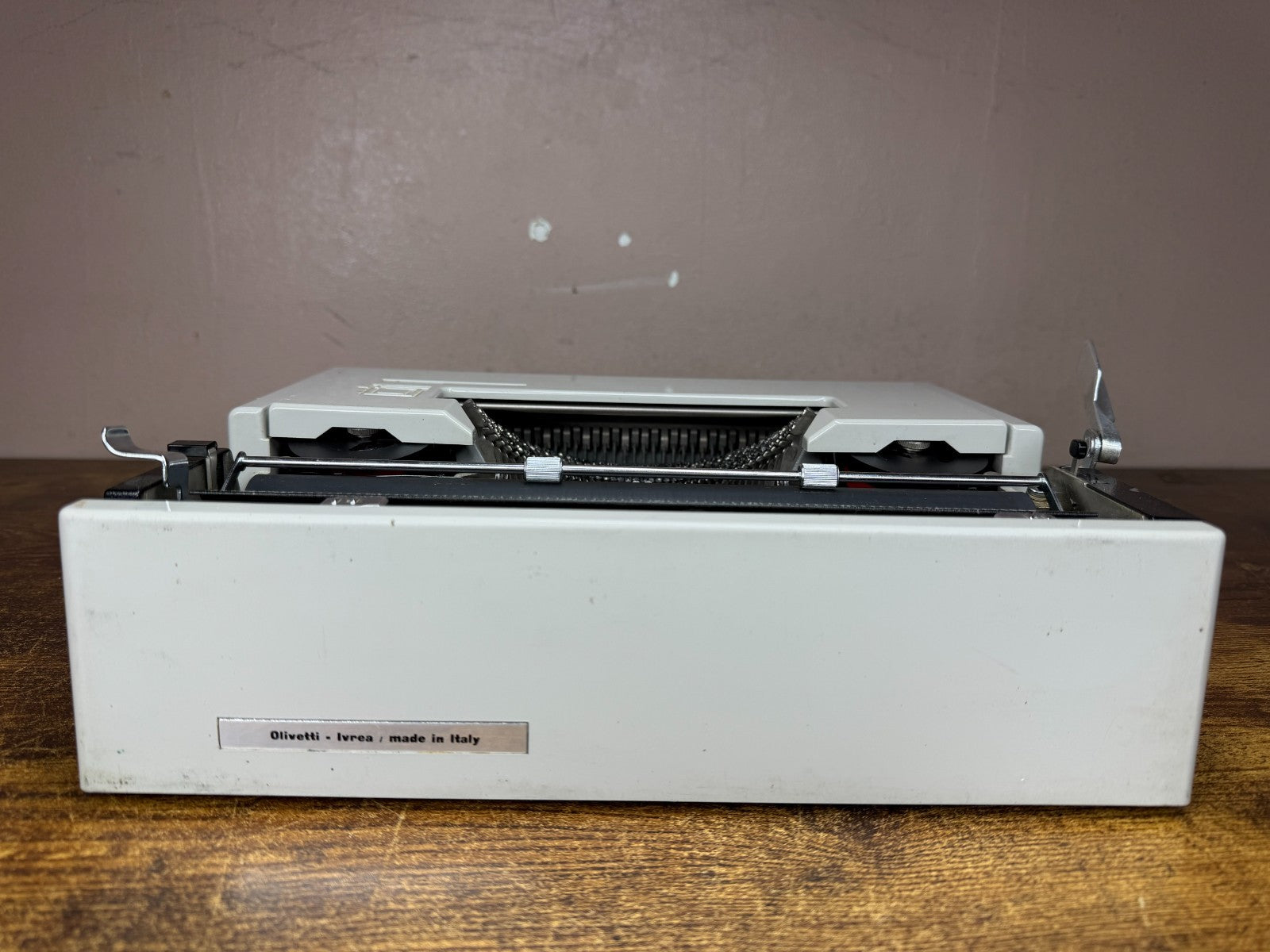 Nice! Serviced 1968 Olivetti Lettera 31 Vintage Ultra-Portable Typewriter Italy