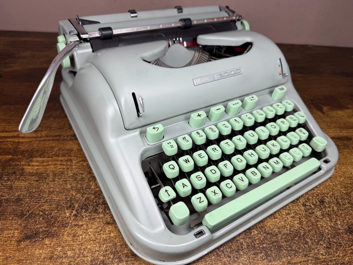 Nice! Serviced 1961 Hermes 3000 Vintage Portable Typewriter Director Elite Font
