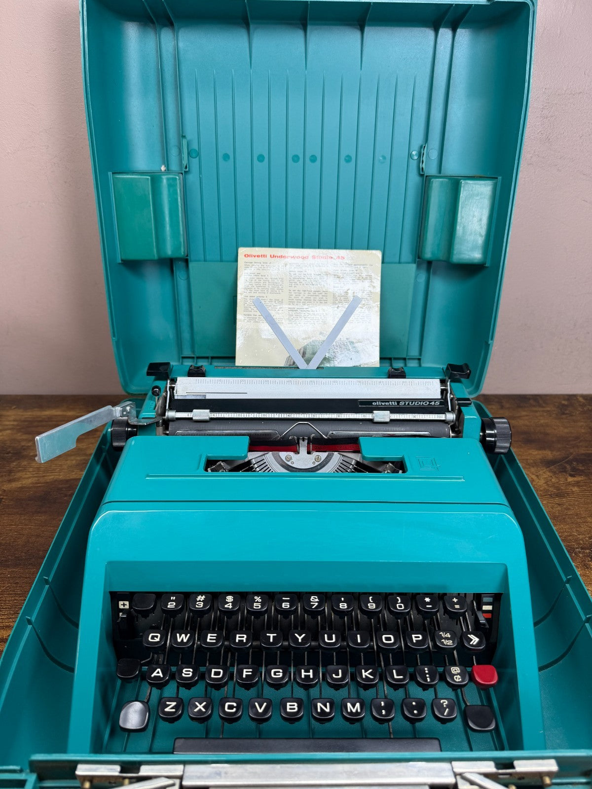 Excellent! Serviced 1969 Olivetti Studio 45 Vintage Portable Typewriter Elite