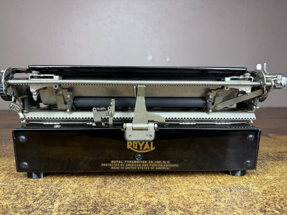 Excellent! Serviced 1928 Royal P Model 1st Gen Portable Typewriter New Platen