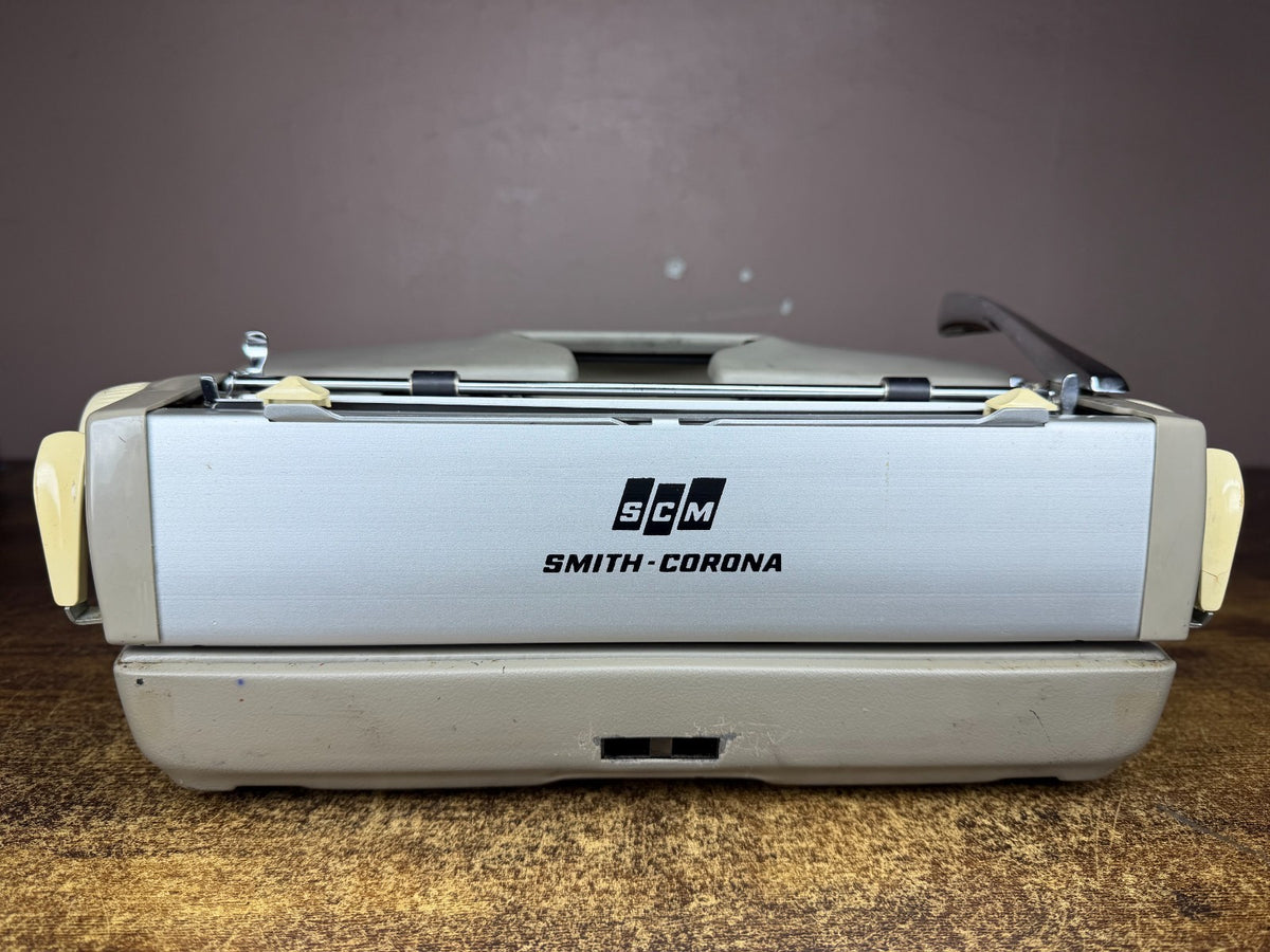 Nice! Serviced 1964 Cursive/Script No.75 Smith-Corona Galaxie Vintage Typewriter