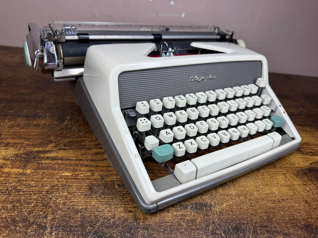 Serviced 1963 Olympia SM7 Wide Carriage Typewriter Elite No.8 (11 CPI) UK Layout