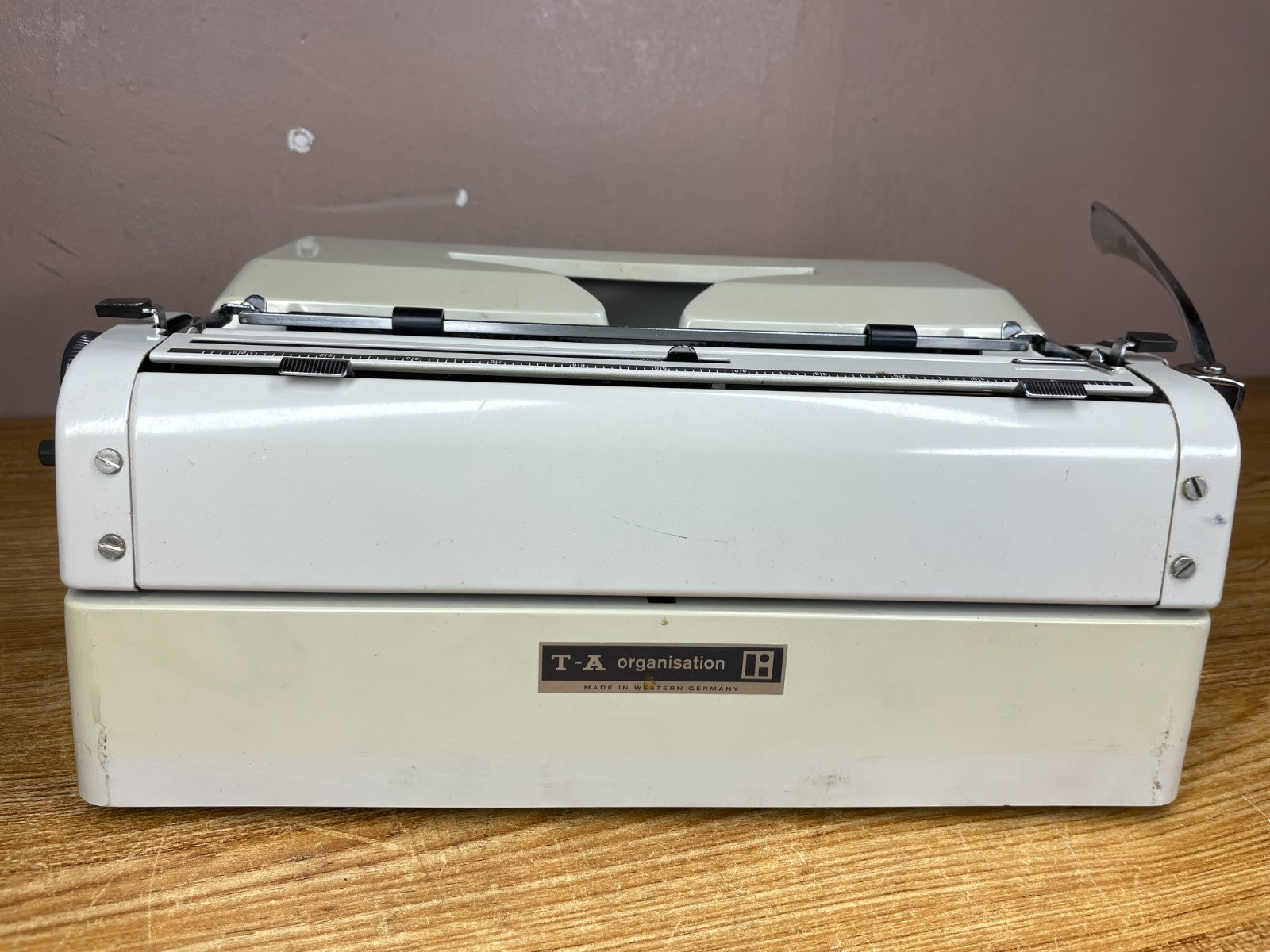 Nice! 1972 Adler J2 Serviced Full Functional Vintage Portable Typewriter (Elite)