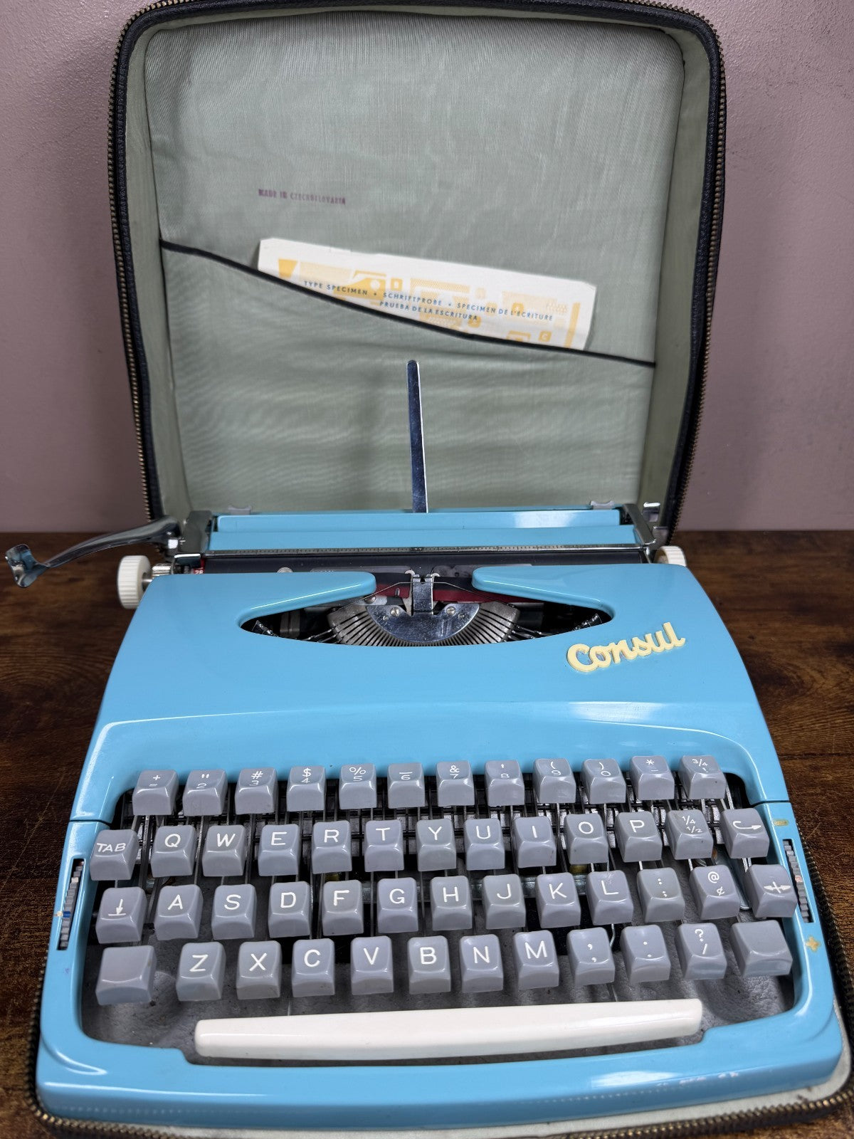 Excellent! Serviced 1969 Consul 232 Vintage Ultra-Portable Blue Typewriter