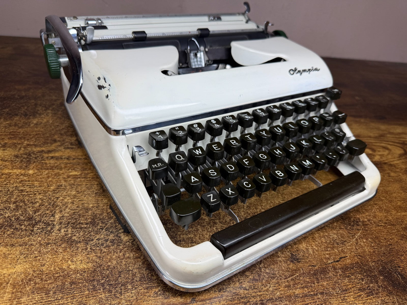 Nice! Serviced 1959 Cursive Script No.75 Olympia SM3 Vintage Portable Typewriter