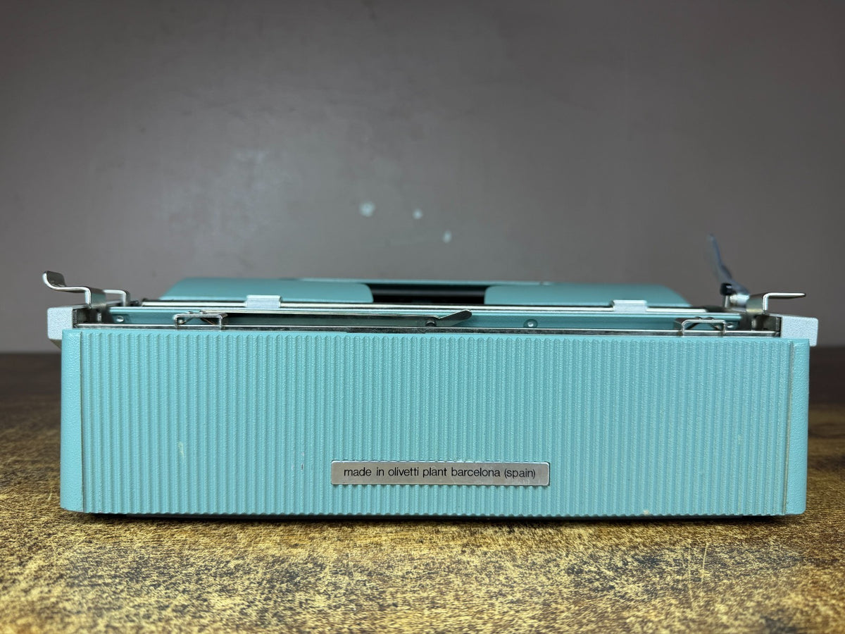 Excellent! Serviced 1974 Olivetti Lettera 32 Vintage Ultra-Portable Typewriter