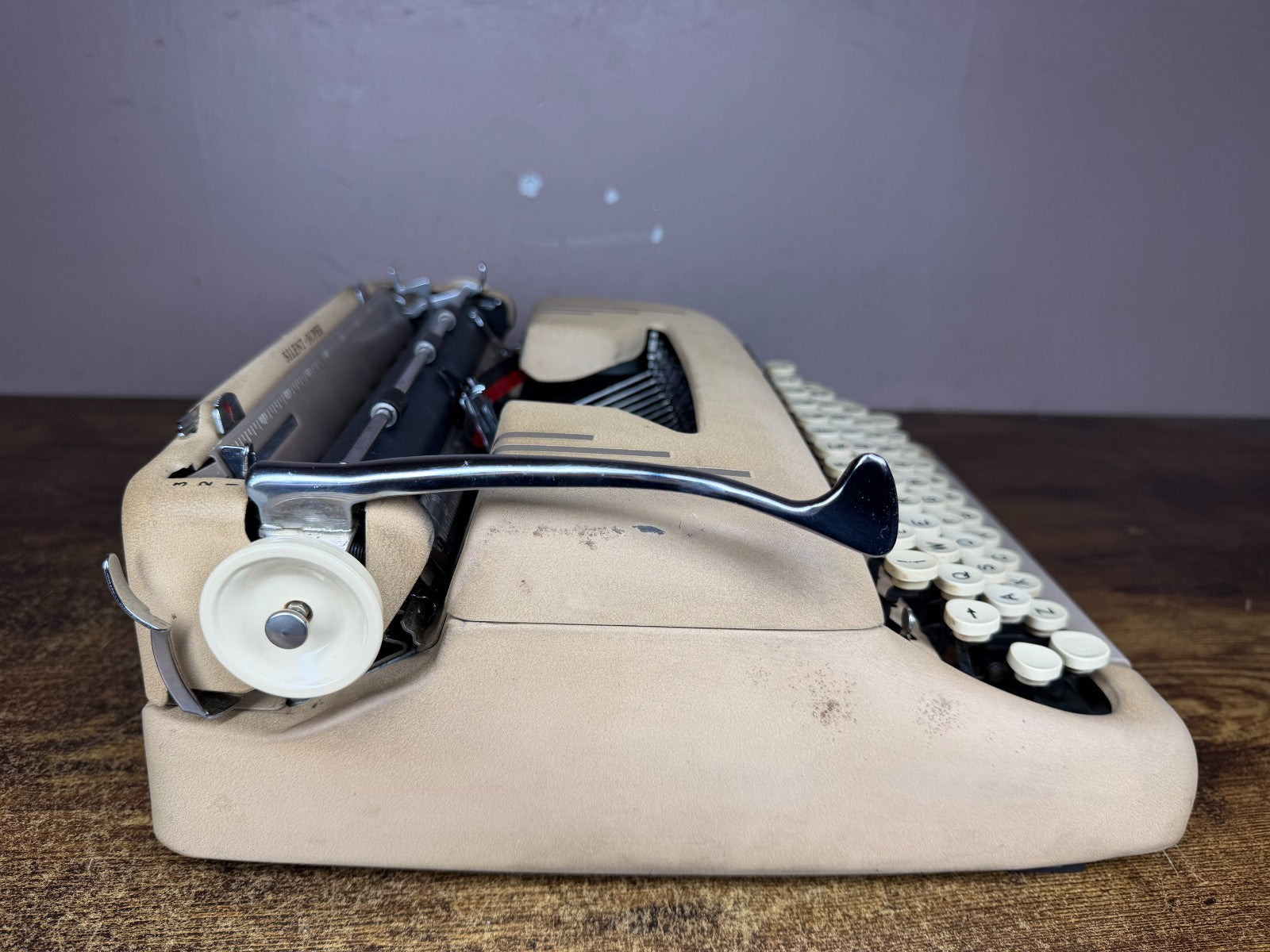 Serviced 1957 Smith-Corona Silent-Super Vintage Portable Typewriter Desert Sand