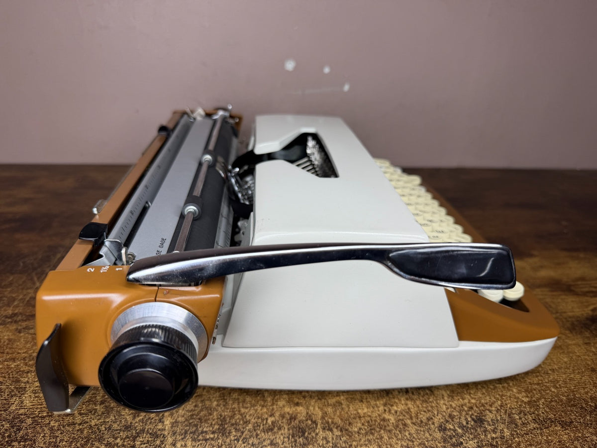 Serviced 1980 Smith-Corona Classic 12 Typewriter Rare Large Speech-Riter 29 6CPI