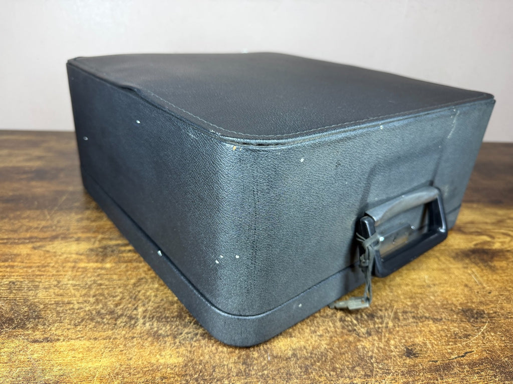 Near Mint! Serviced 1971 Olympia SM9 Portable Typewriter Modern Pica No.67 Font