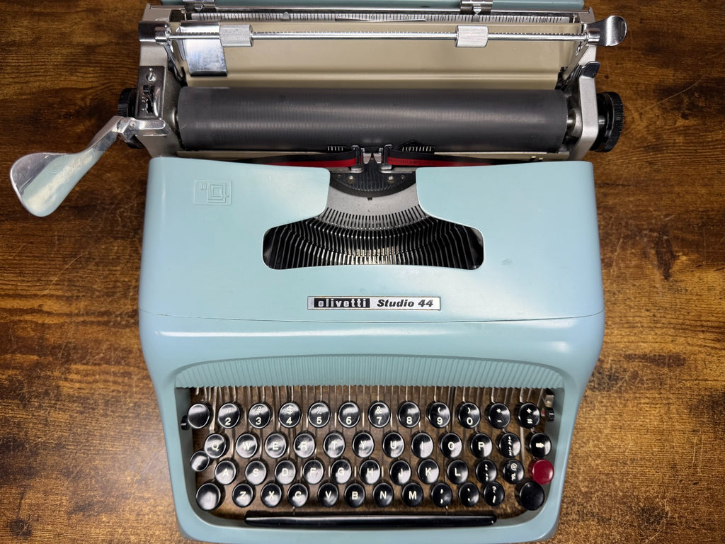 Excellent 1967 Serviced Olivetti Studio 44 Typewriter Elite Book No.84 Font