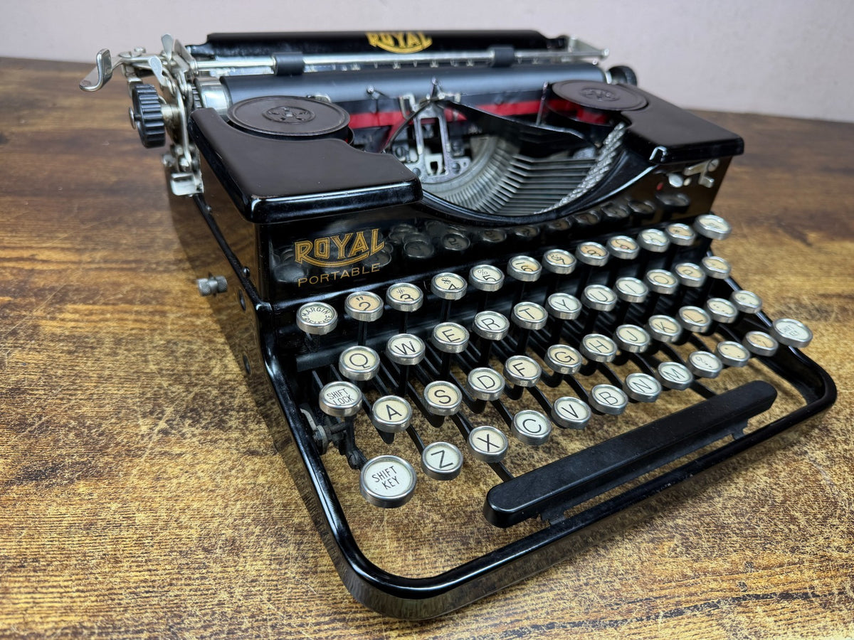 Excellent! Serviced 1928 Royal P Model 1st Gen Portable Typewriter New Platen