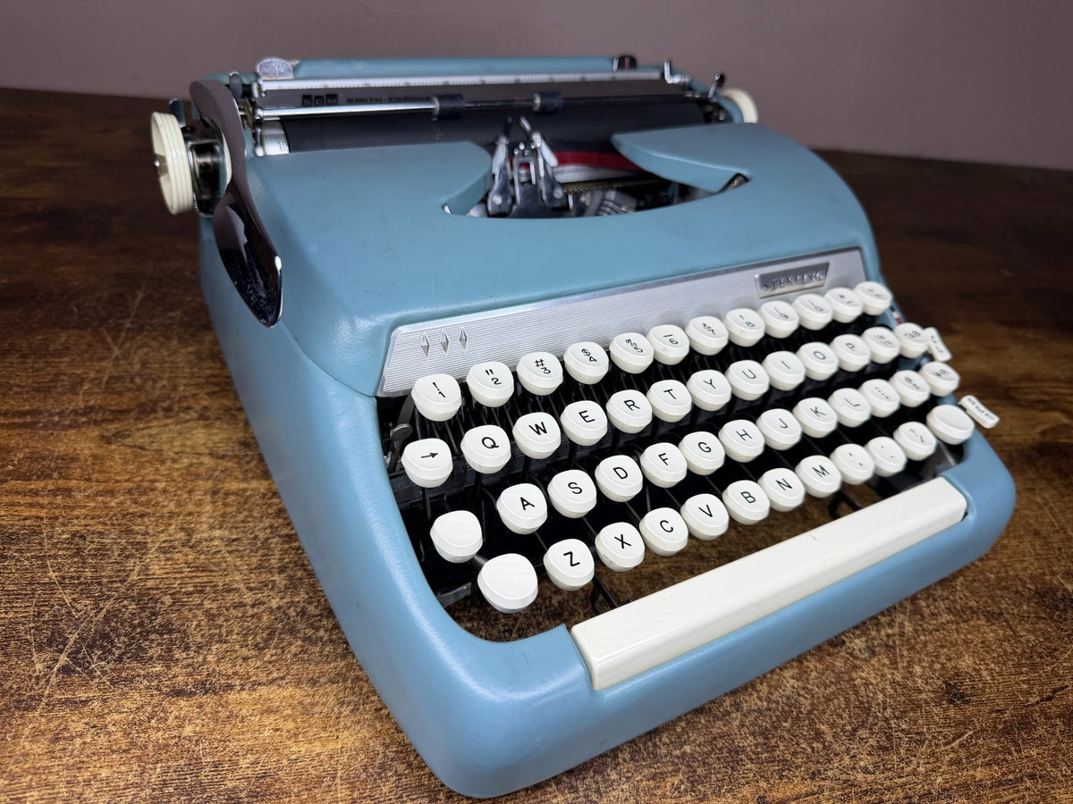Excellent! Serviced 1965 Smith-Corona Sterling Starmist Blue Typewriter Elite