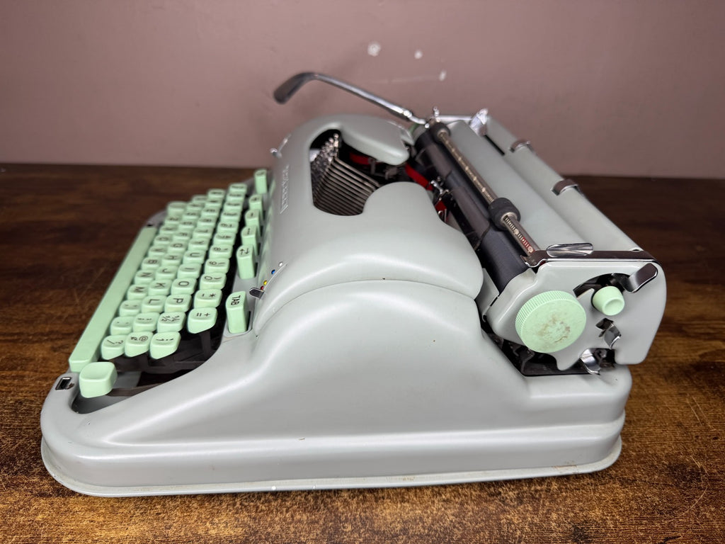 Excellent Serviced 1962 Cursive/Script Hermes 3000 Typewriter w New Platen 13CPI