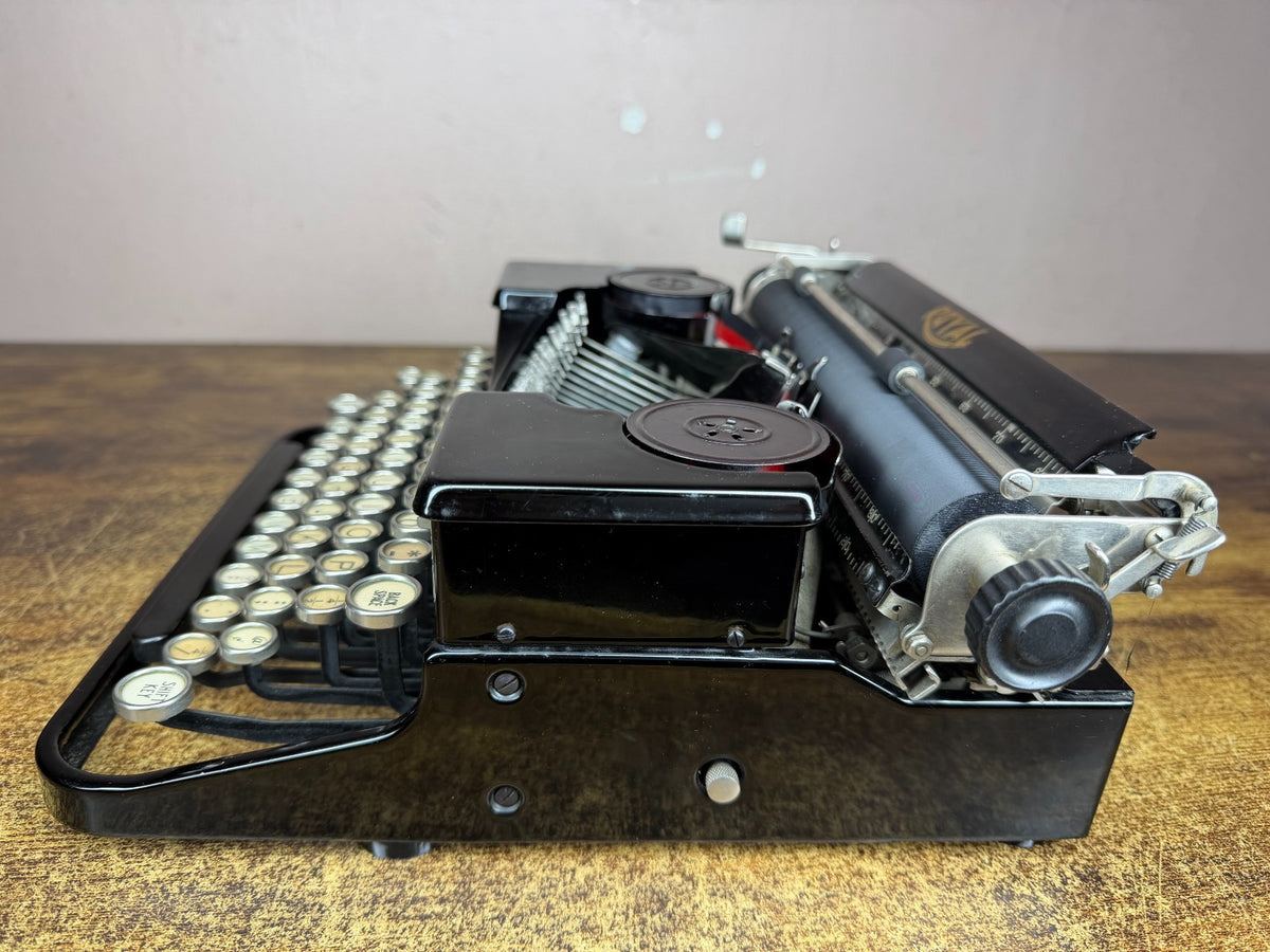 Excellent! Serviced 1928 Royal P Model 1st Gen Portable Typewriter New Platen