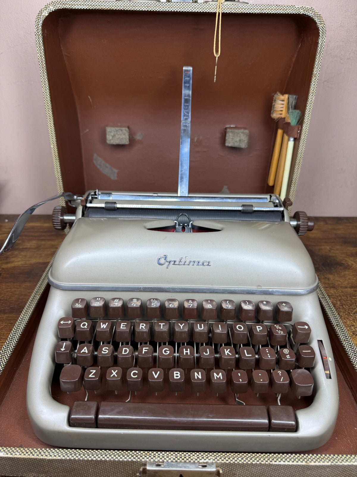 Excellent! Serviced 1958 Optima Elite 3 Vintage Portable Typewriter Pica