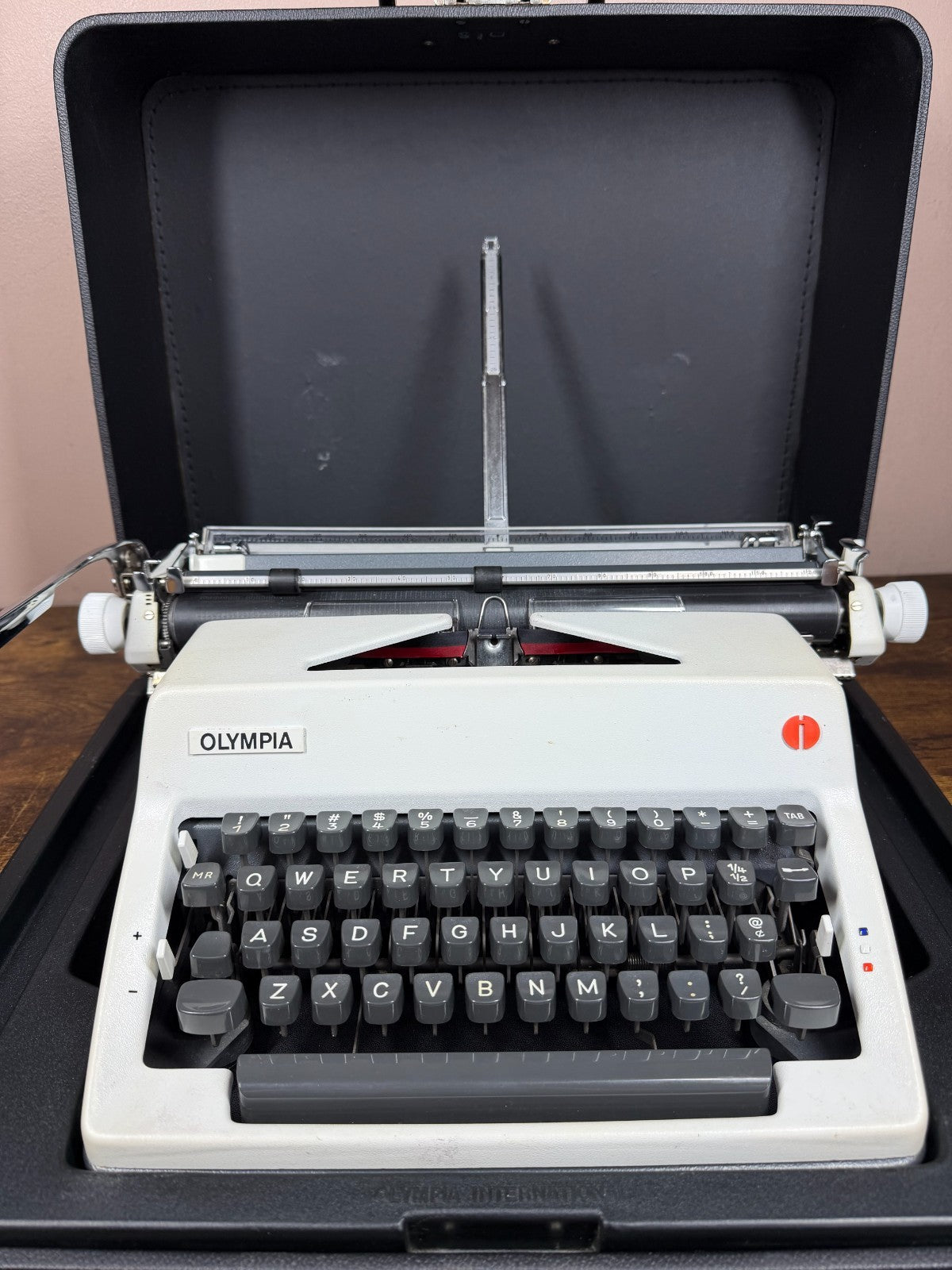 Excellent! Serviced 1975 Olympia SM9 Wide Carriage Vintage Typewriter Pica No.34