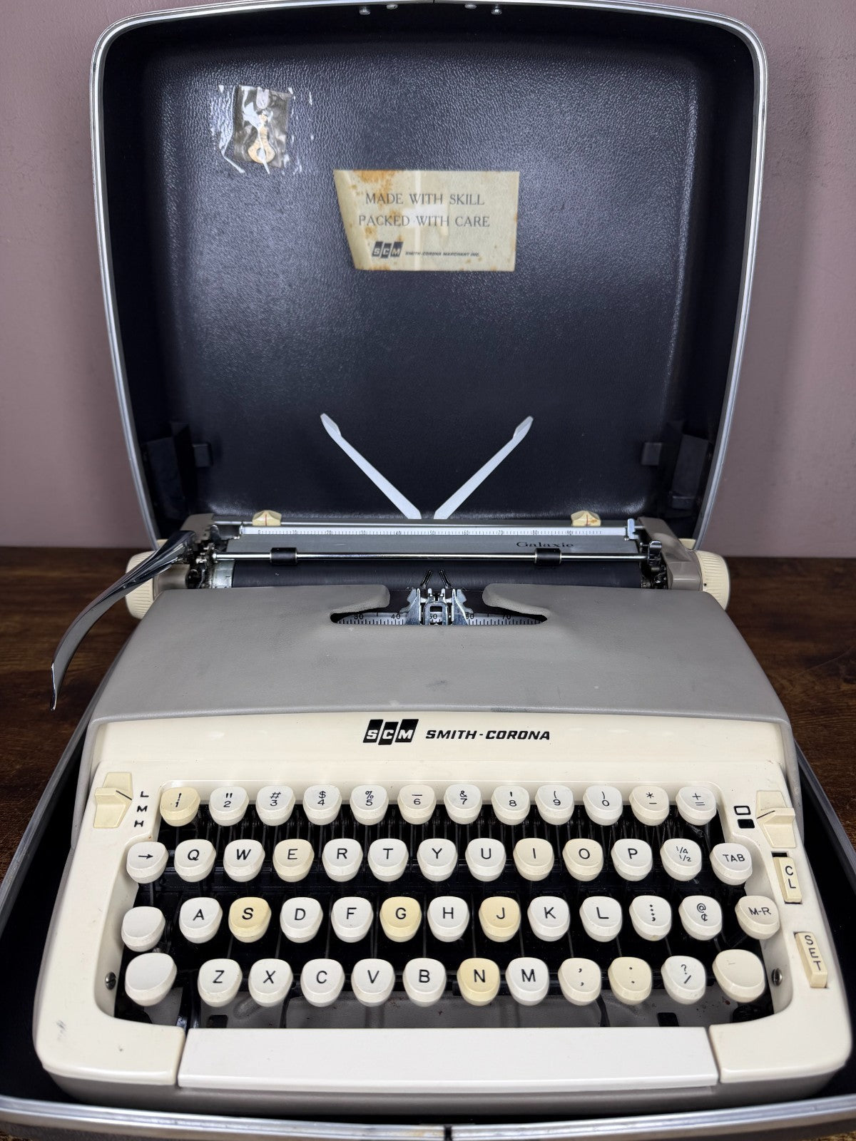 Nice! Serviced 1964 Cursive/Script No.75 Smith-Corona Galaxie Vintage Typewriter