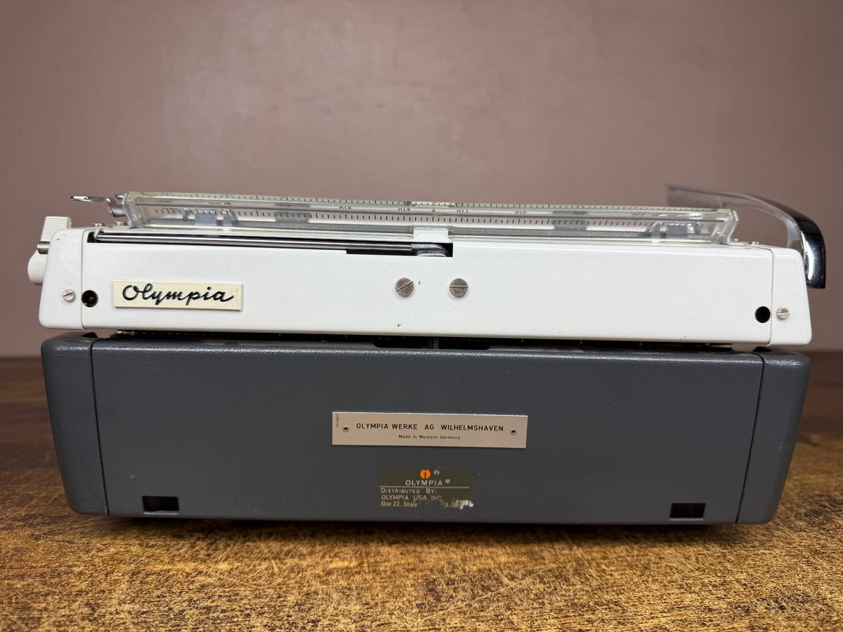 Excellent! Serviced 1971 Olympia SM9 Vintage Portable Typewriter Elite No. 87