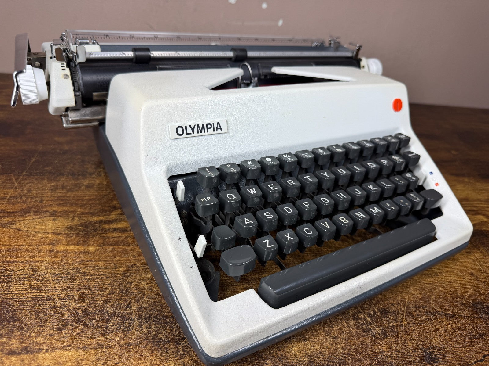 Excellent! Serviced 1975 Olympia SM9 Wide Carriage Vintage Typewriter Pica No.34