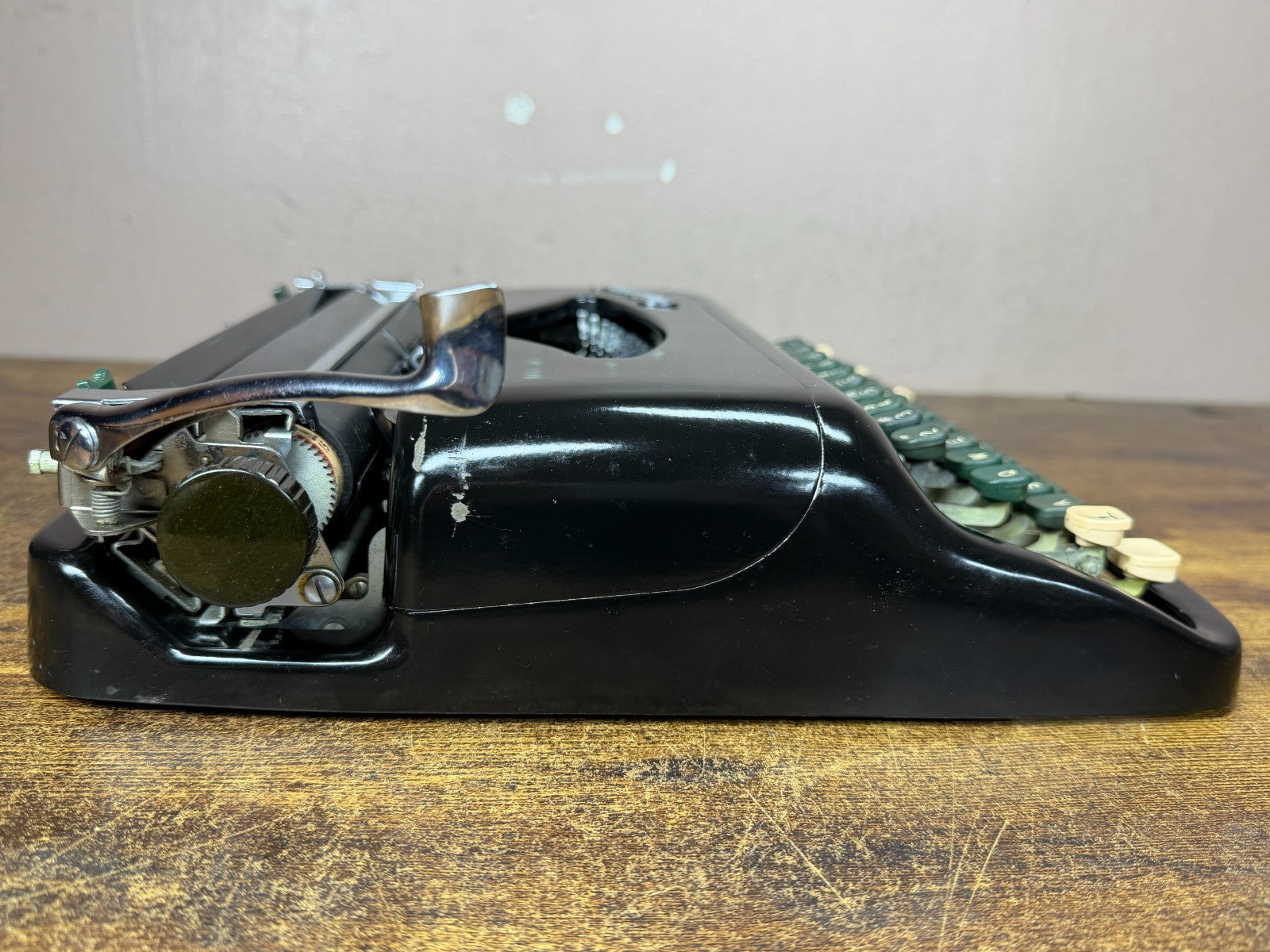 Serviced 1960 Consul 232 Vintage Ultra-Portable Typewriter