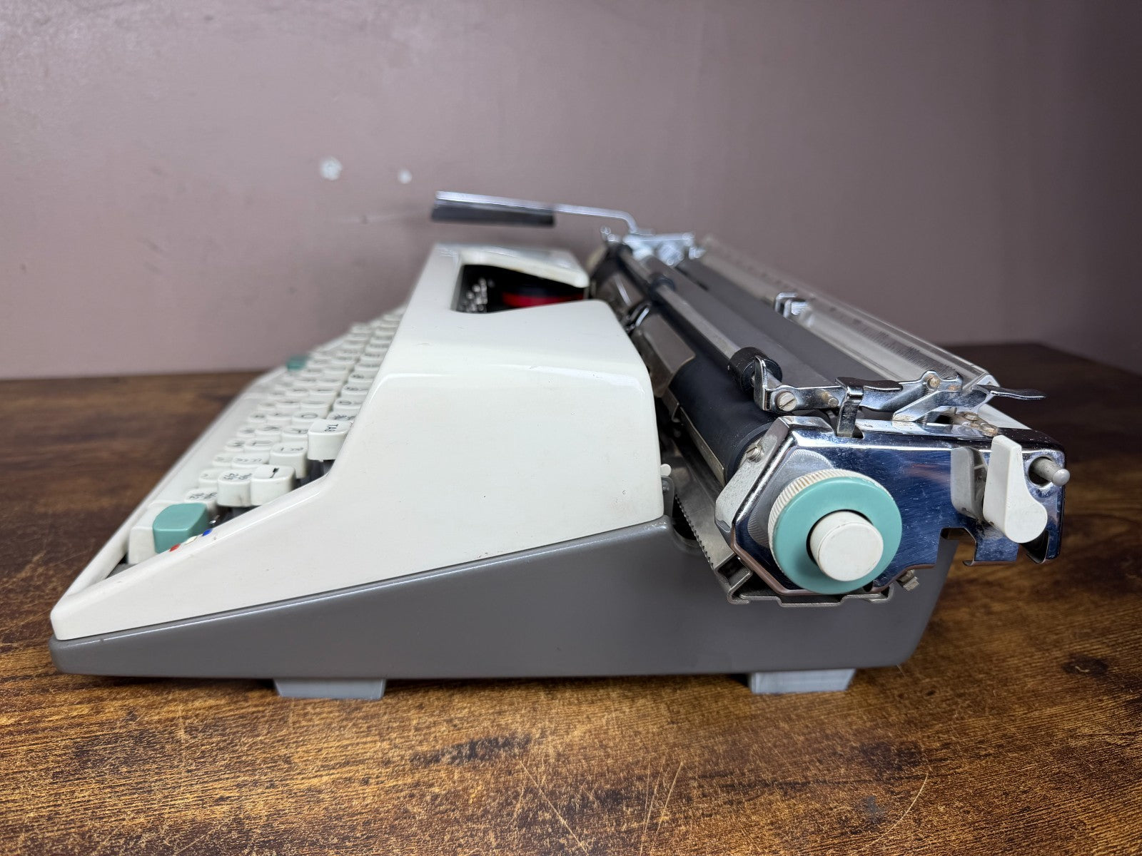 Serviced 1963 Olympia SM7 Wide Carriage Typewriter Elite No.8 (11 CPI) UK Layout
