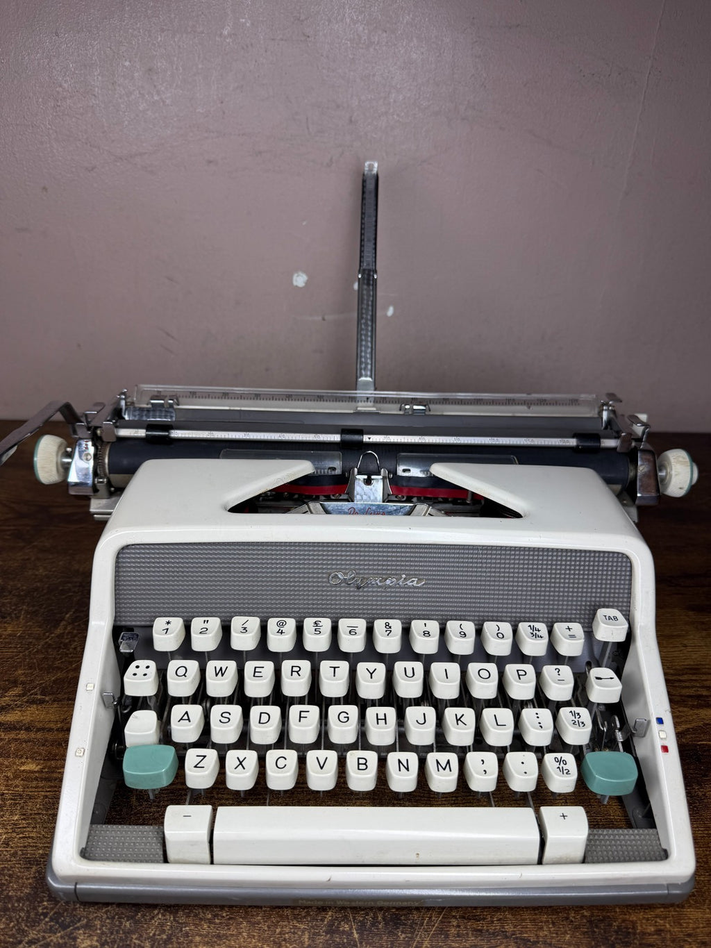 Serviced 1963 Olympia SM7 Wide Carriage Typewriter Elite No.8 (11 CPI) UK Layout