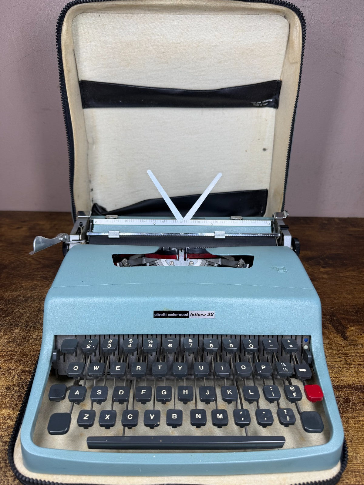 Serviced 1967 Olivetti Lettera 32 Vintage Ultra-Portable Typewriter