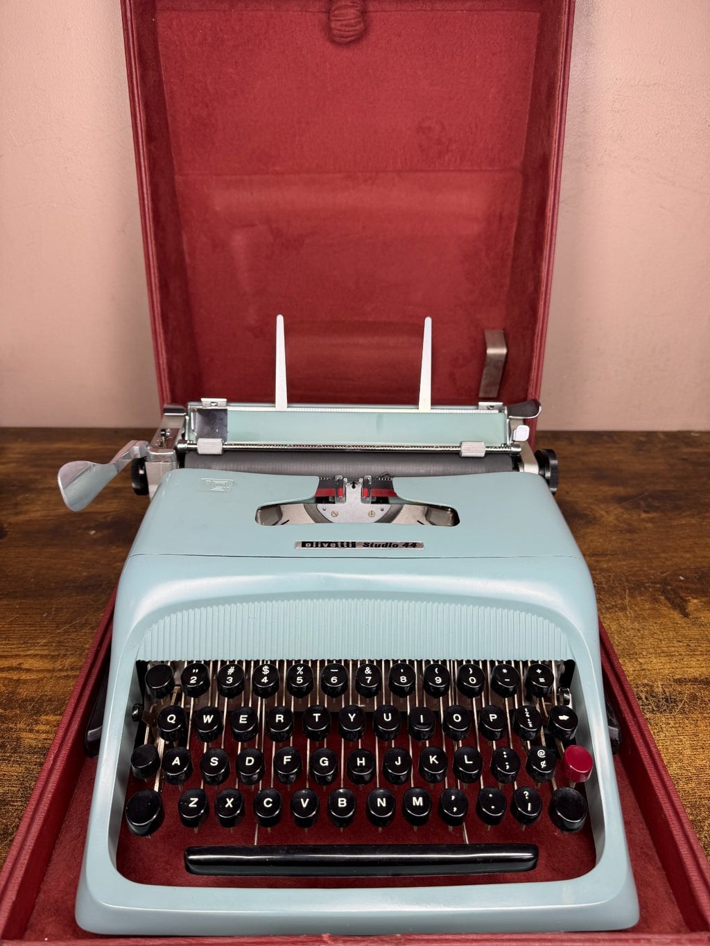 Excellent! Serviced 1952 Olivetti Studio 44 Typewriter Elite Book No.84 Font