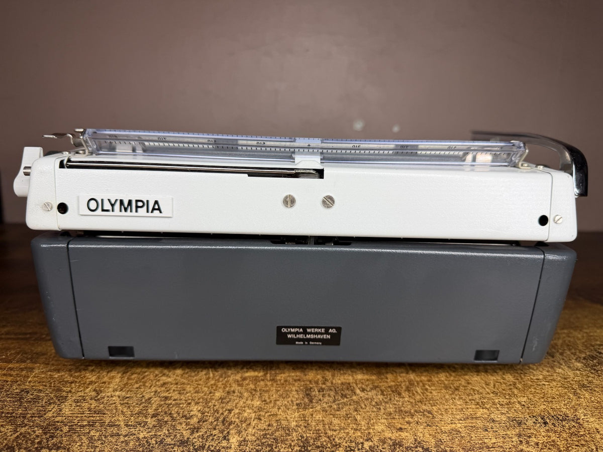 Near Mint! Serviced 1978 Olympia SM9 Vintage Portable Typewriter Pica No.34