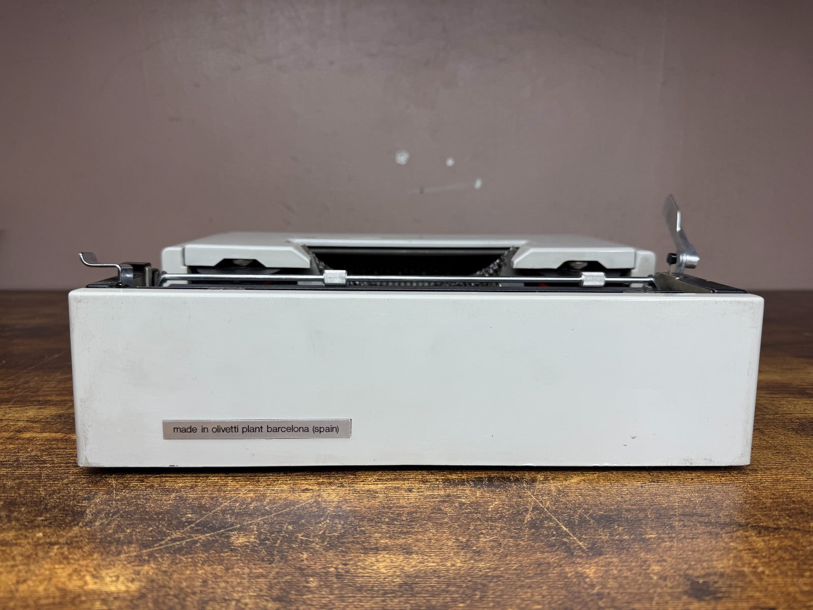 Nice! Serviced 1972 Olivetti Lettera 31 Vintage Ultra-Portable Typewriter