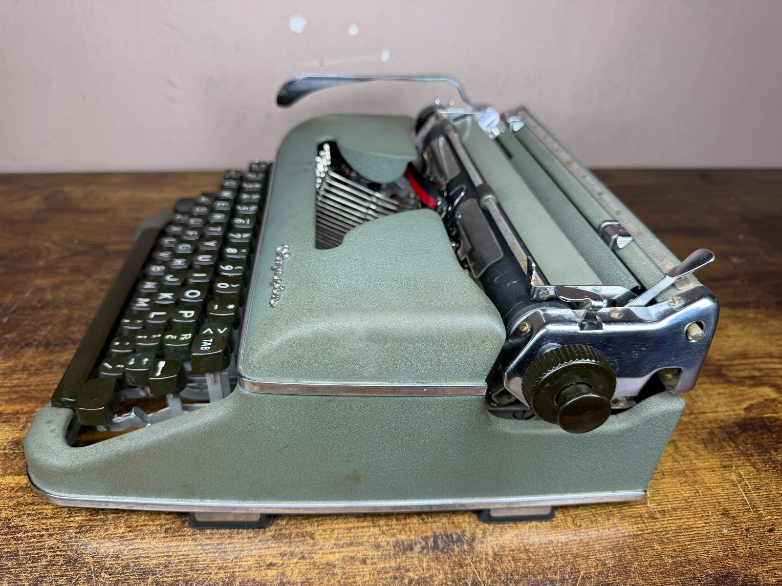 Serviced 1958 Olympia SM3 Green Portable Typewriter Medical Symbols (11CPI)